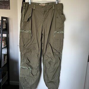 Abercrombie and Fitch Green Cargo Pants Size 12 R